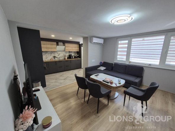 Тристаен апартамент в Варна, Галата - 92 кв.м за 2066 €/кв.м - Снимка #1