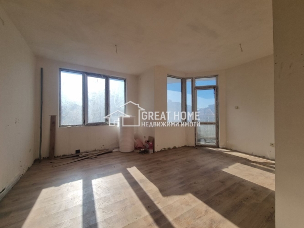 Тристаен апартамент в Търговище, Малчо Малчев - 70 кв.м за 1072 €/кв.м - Снимка #1