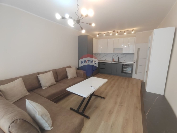 Дава се под наем Тристаен апартамент в Варна, Изгрев - 100 кв.м за 510 € - Снимка #1