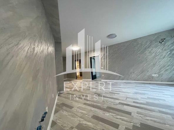 Тристаен апартамент в Варна, Цветен квартал - 155 кв.м за 1484 €/кв.м - Снимка #1