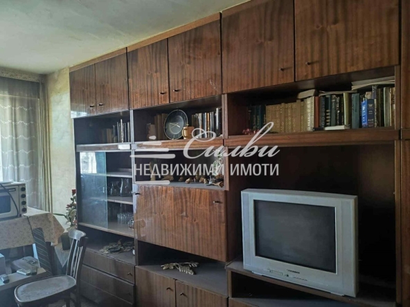 Двустаен апартамент в Шумен, 5-ти полк - 75 кв.м за 1279 €/кв.м - Снимка #1