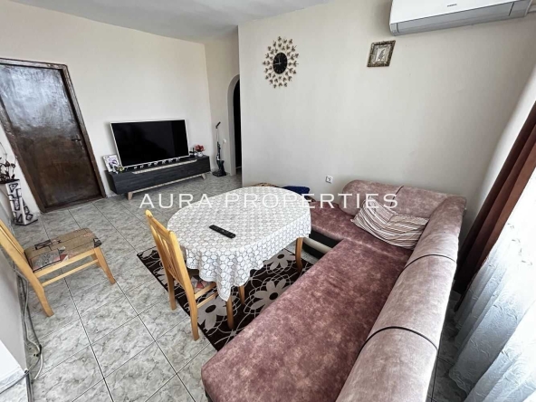 Дава се под наем Тристаен апартамент в Разград, Житница - 104 кв.м за 255 € - Снимка #1