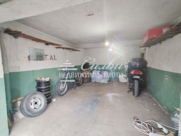 Гараж / Паркомясто в Шумен, Добруджански - 18 кв.м за 1700 €/кв.м - Снимка #1