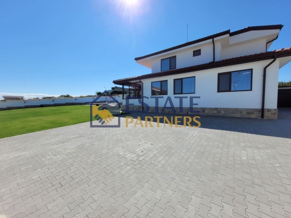 Къща в с. Марково, Област Пловдив - 400 кв.м за 2125 €/кв.м - Снимка #1