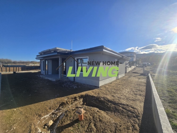 Къща в с. Марково, Област Пловдив - 167 кв.м за 1857 €/кв.м - Снимка #1