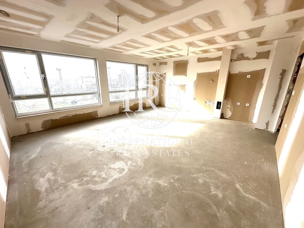 Тристаен апартамент в Варна, Гранд Мол Варна - 120 кв.м за 1792 €/кв.м - Снимка #1