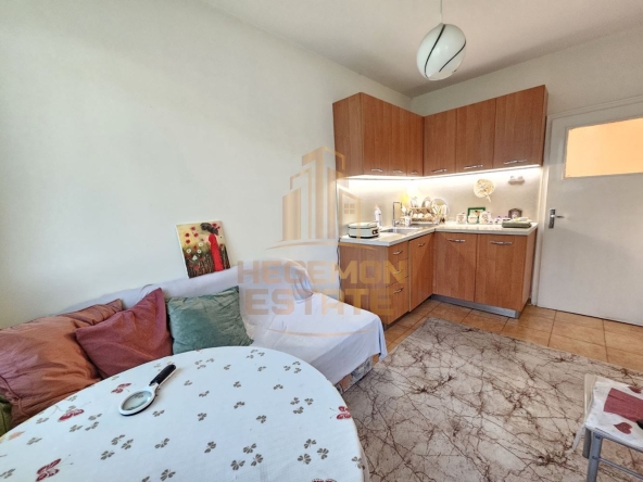 Двустаен апартамент в Варна, Централна поща - 70 кв.м за 2615 €/кв.м - Снимка #1