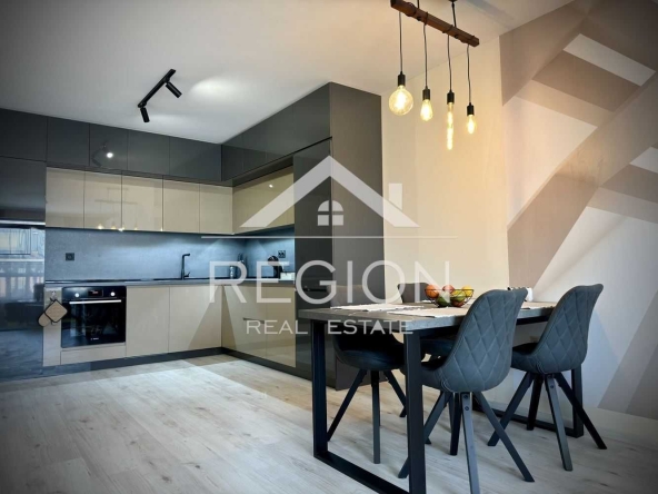 Дава се под наем Двустаен апартамент в Варна, Бриз - 120 кв.м за 700 € - Снимка #1