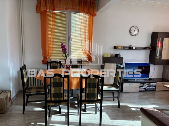 Тристаен апартамент в София, Център - 72 кв.м за 5000 €/кв.м - Снимка #1