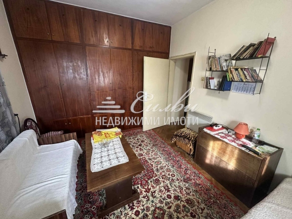 Двустаен апартамент в Шумен, Добруджански - 60 кв.м за 1148 €/кв.м - Снимка #1