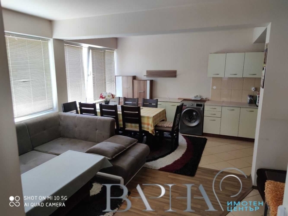 Дава се под наем Двустаен апартамент в Варна, Център - 100 кв.м за 331.5 € - Снимка #1
