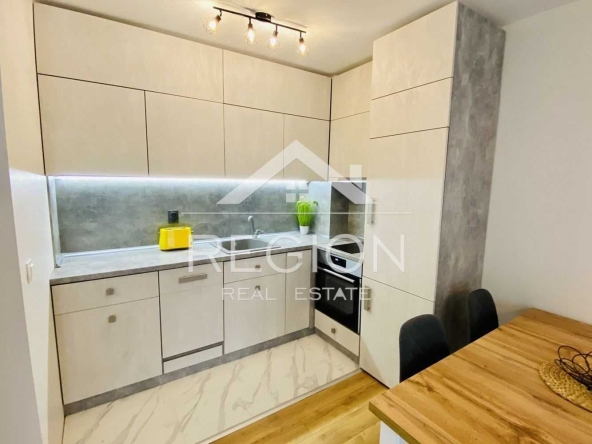 Дава се под наем Тристаен апартамент в Варна, Гранд Мол Варна - 98 кв.м за 660 € - Снимка #1