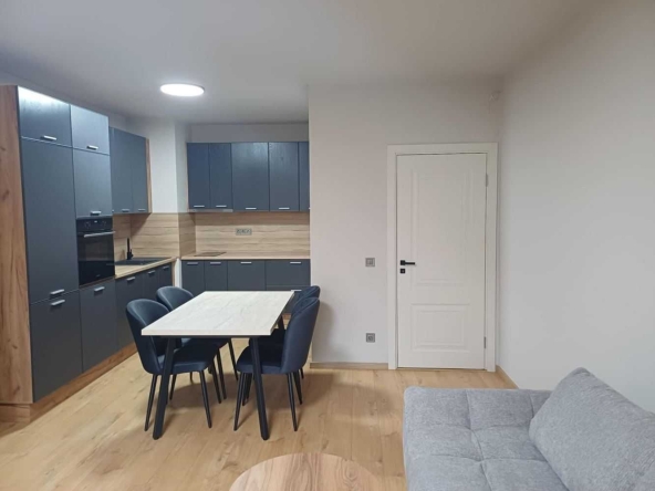 Дава се под наем Двустаен апартамент в София, Красно село - 88 кв.м за 887.4 € - Снимка #1