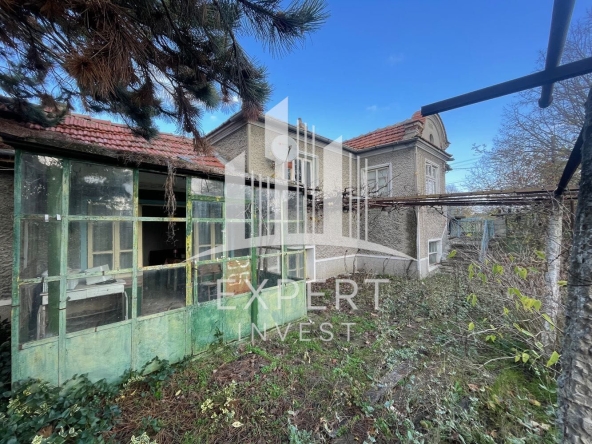 Къща в с. Ветрино, Област Варна - 200 кв.м за 100 €/кв.м - Снимка #1