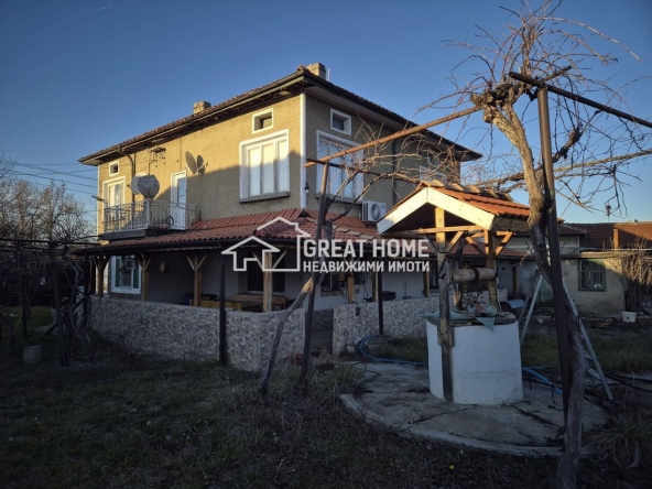 Къща в с. Васил Левски, Област Търговище - 300 кв.м за 417 €/кв.м - Снимка #1