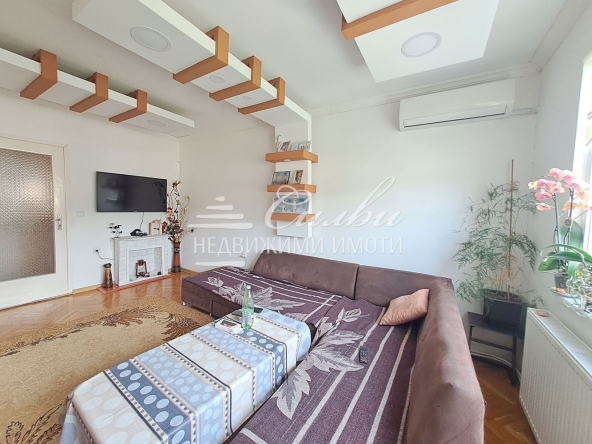 Четиристаен апартамент в Шумен, Боян Българанов 1 - 103 кв.м за 926 €/кв.м - Снимка #1