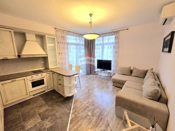 Двустаен апартамент в Варна, Бриз - 6276 кв.м за 16 €/кв.м - Снимка #1