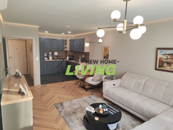 Двустаен апартамент в Пловдив, Център - 83 кв.м за 1228 €/кв.м - Снимка #1