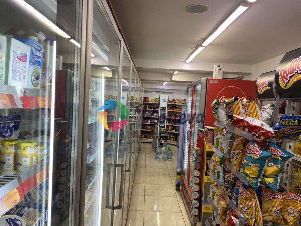 Магазин в Варна, Лятно кино Тракия - 217 кв.м за 811 €/кв.м - Снимка #1