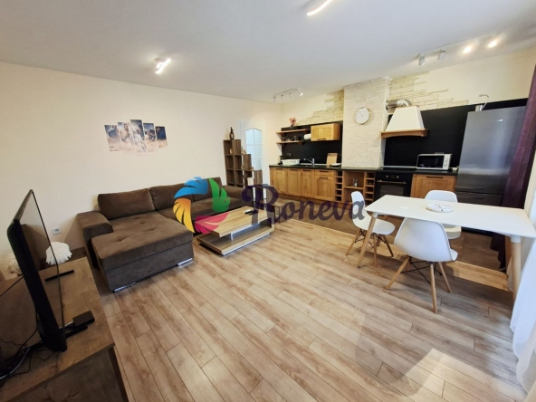 Дава се под наем Двустаен апартамент в Варна, Аспарухово - 67 кв.м за 548.25 € - Снимка #1