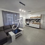 Дава се под наем Двустаен апартамент в Кърджали, Център - 72 кв.м за 306 € - Снимка #1