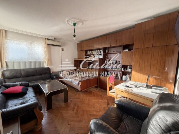 Етаж от къща в Шумен, Добруджански - 60 кв.м за 1488 €/кв.м - Снимка #1
