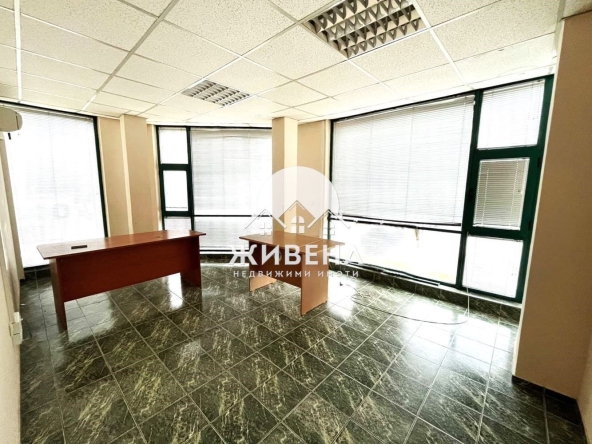Офис в Варна, Червен площад - 136 кв.м за 1683 €/кв.м - Снимка #1