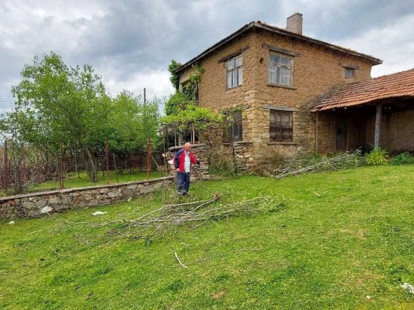 Къща в с. Елена, Област Хасково - 70 кв.м за 219 €/кв.м - Снимка #1