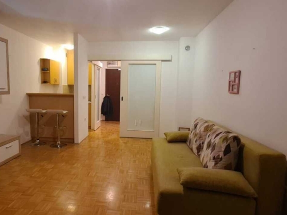 Дава се под наем Едностаен апартамент в Пловдив, Тракия - 36 кв.м за 153 € - Снимка #1