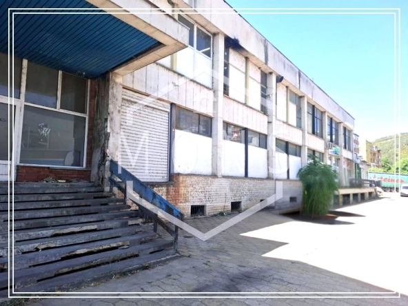 Промишлена сграда в Велико Търново, Чолаковци - 1100 кв.м за 545 €/кв.м - Снимка #1