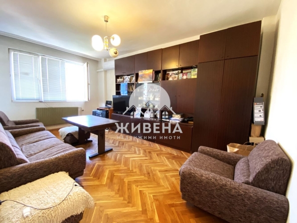 Тристаен апартамент в Варна, Конфуто - 100 кв.м за 1980 €/кв.м - Снимка #1