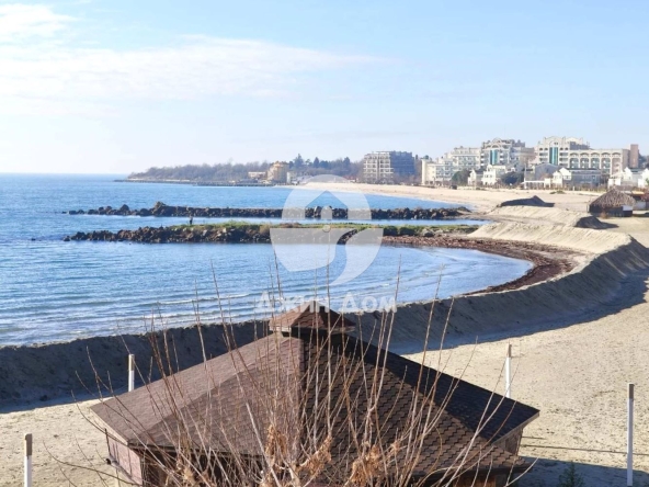 Тристаен апартамент в Поморие - 132 кв.м за 630 €/кв.м - Снимка #1