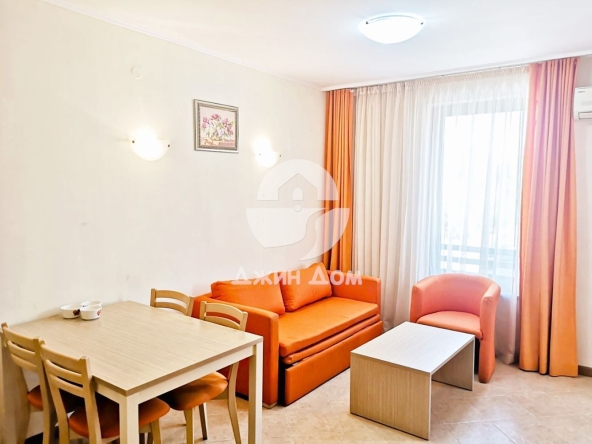 Двустаен апартамент в к.к. Слънчев бряг - 55 кв.м за 1291 €/кв.м - Снимка #1