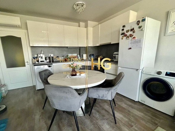 Тристаен апартамент в Варна, Бриз - 118 кв.м за 2008 €/кв.м - Снимка #1