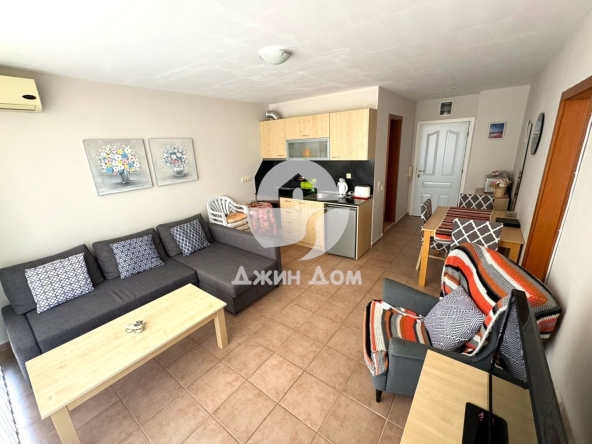 Двустаен апартамент в к.к. Слънчев бряг - 62 кв.м за 1033 €/кв.м - Снимка #1