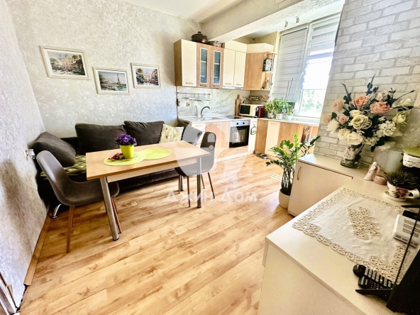 Двустаен апартамент в Бургас, Център - 45 кв.м за 2976 €/кв.м - Снимка #1