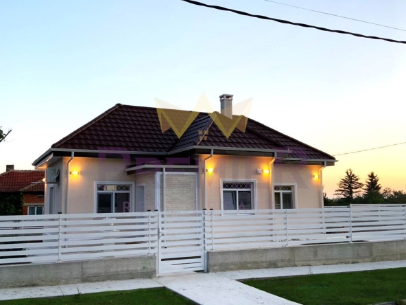 Къща в с. Паскалево, Област Добрич - 80 кв.м за 3313 €/кв.м - Снимка #1