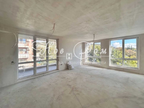 Тристаен апартамент в Варна, Левски - 107 кв.м за 1382 €/кв.м - Снимка #1