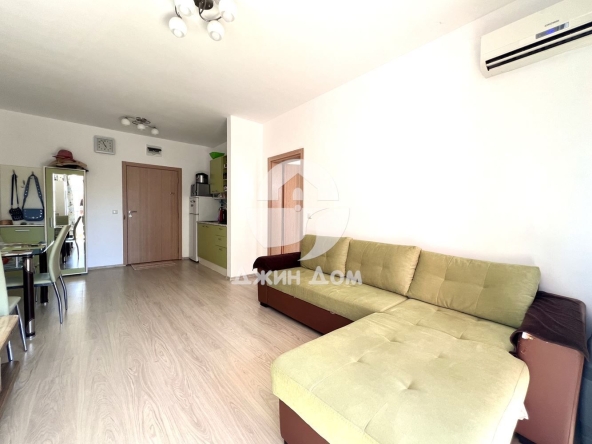 Двустаен апартамент в к.к. Слънчев бряг - 60 кв.м за 1117 €/кв.м - Снимка #1