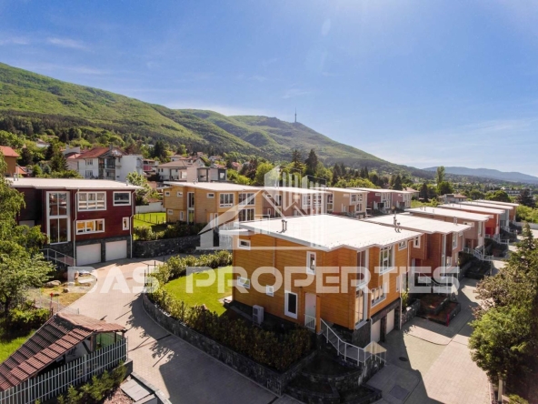 Къща в София, Бояна - 361 кв.м за 2095 €/кв.м - Снимка #1