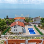 Къща в Балчик - 211 кв.м за 1882 €/кв.м - Снимка #1