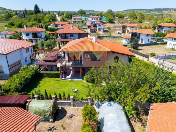 Къща в с. Осеново, Област Варна - 180 кв.м за 1400 €/кв.м - Снимка #1