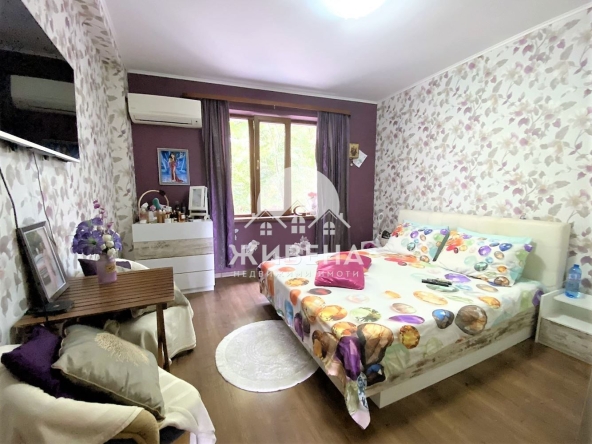 Четиристаен апартамент в Варна, Център - 95 кв.м за 2148 €/кв.м - Снимка #1