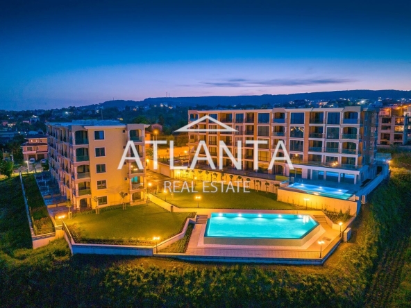 Тристаен апартамент в к.к. Св.Св. Константин и Елена - 104 кв.м за 2395 €/кв.м - Снимка #1