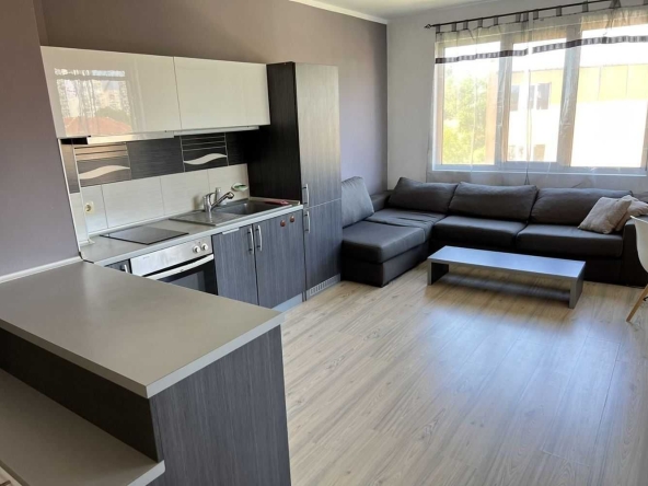 Дава се под наем Тристаен апартамент в Пловдив, Кършияка - 75 кв.м за 433.5 € - Снимка #1