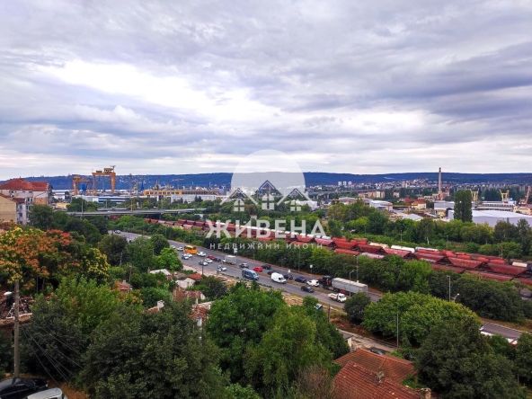 Тристаен апартамент в Варна, Погреби - 100 кв.м за 1400 €/кв.м - Снимка #1