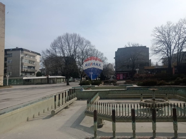 Магазин в Каварна - 551 кв.м за 725 €/кв.м - Снимка #1