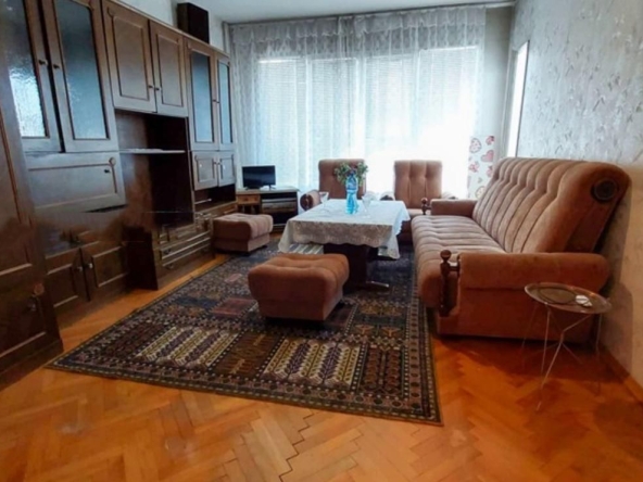 Дава се под наем Тристаен апартамент в София, Надежда 3 - 80 кв.м за 511 € - Снимка #1
