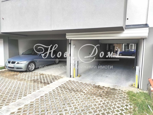 Гараж / Паркомясто в Варна, Колхозен пазар - 22 кв.м за 2364 €/кв.м - Снимка #1