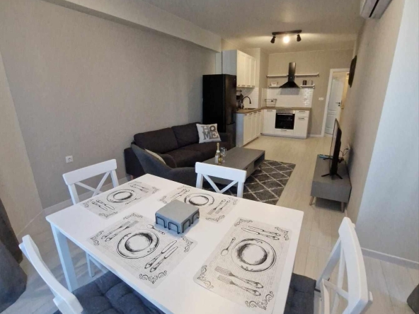 Дава се под наем Тристаен апартамент в Пловдив, Христо Смирненски - 88 кв.м за 700 € - Снимка #1